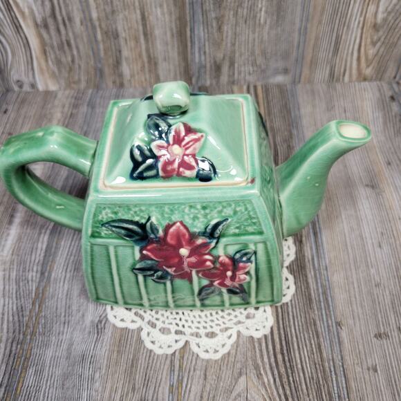 Cottagecore Square Green w Floral Majolica Teapot, Made in Japan - Picture 4 of 7